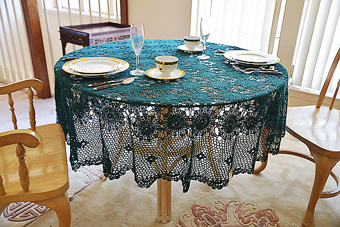 Festive Crochet Round Tablecloth.EveryGreen color. 70" RD
